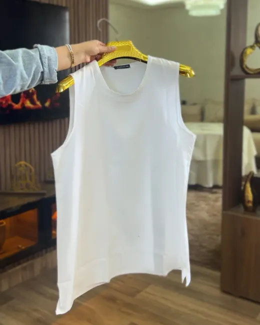 Basic Élégance – Chemise Essentielle